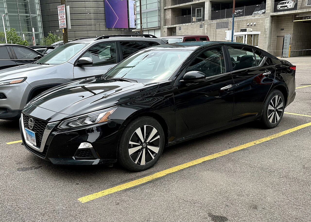 Nissan Altima photo